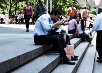 Nelle 8 ore di lavoro è compresa la pausa pranzo?